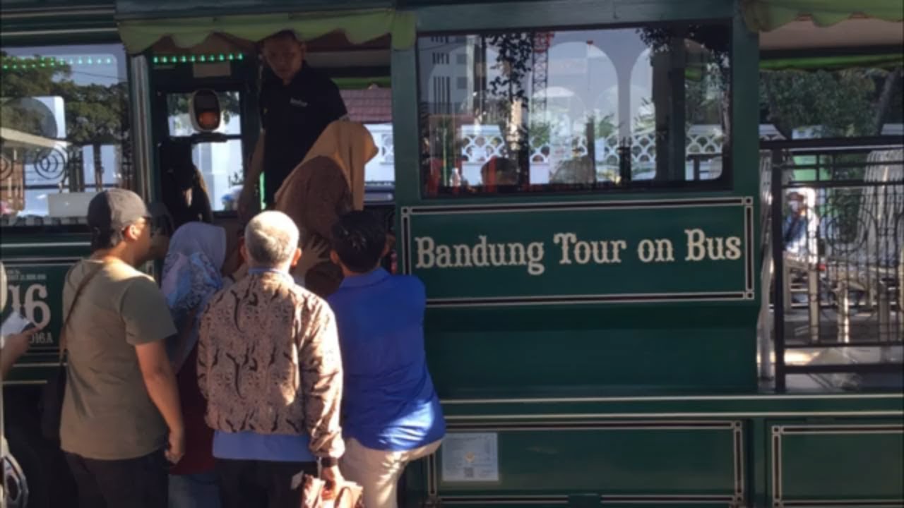 BANDUNG INDONESIA CITY TOUR BY BUS