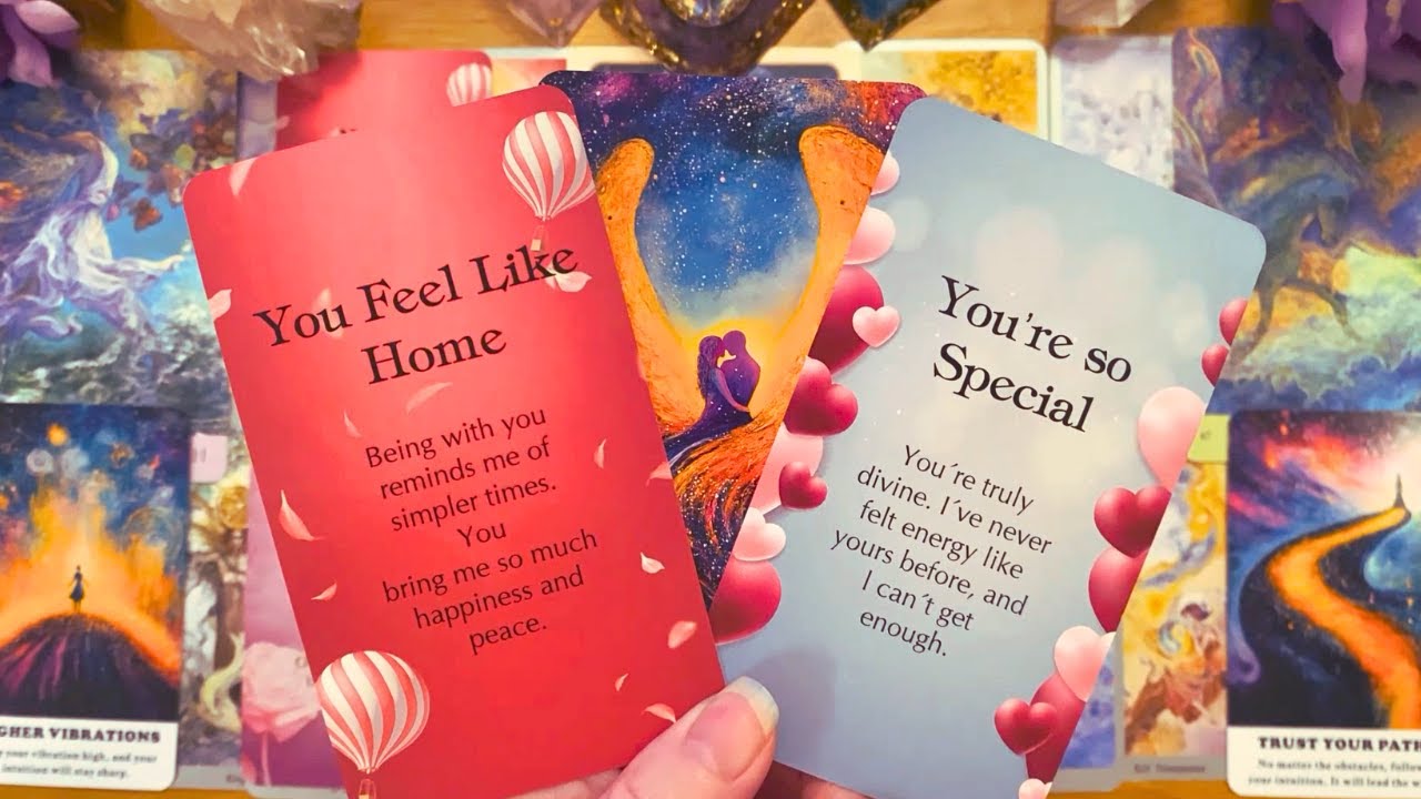 YOU MEAN THE WORLD TO ME 💘 YOU FEEL LIKE HOME 🌸 LOVE READING  🩷 #lovereading #tarot