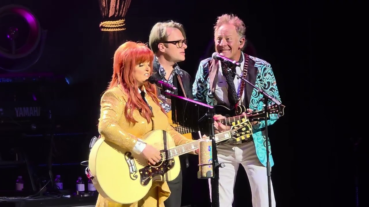 Wynonna Judd - Love Is Alive (December 6, 2025 - Venetian Theater, Las Vegas, NV) (Judd cover)