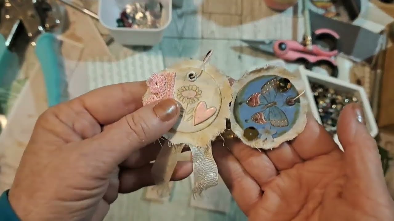 Join the April hop, #GiveAScrap hosted by @Angelaschrad-Artist,  use your scraps