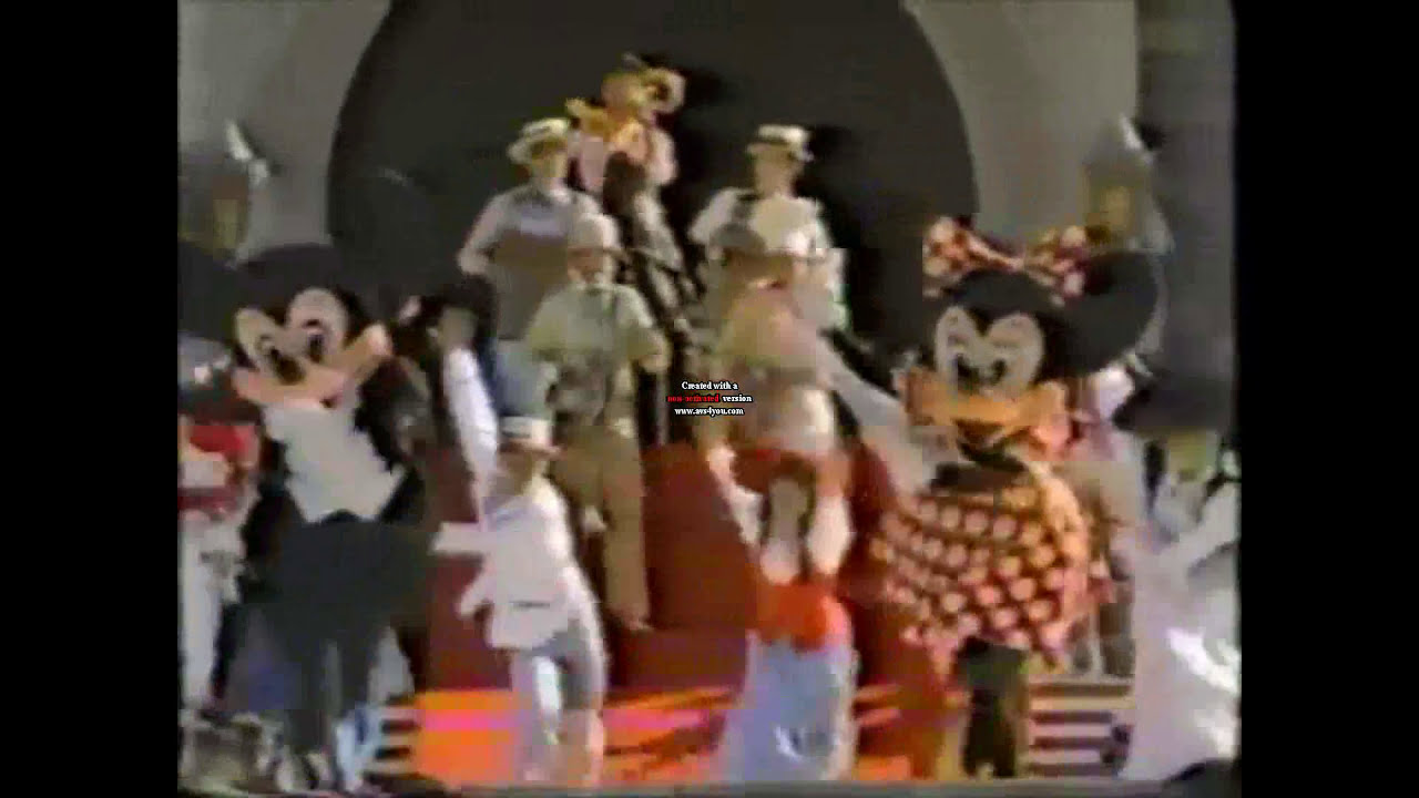 Tokyo Disneyland Shows A Salute To Mickey (November 18, 1983) #disneyland #mickeymouse #chaoemperor