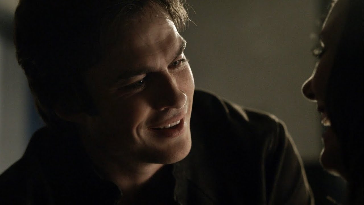 TVD 6x11 - Elena pranks Damon and they share a cute moment. 