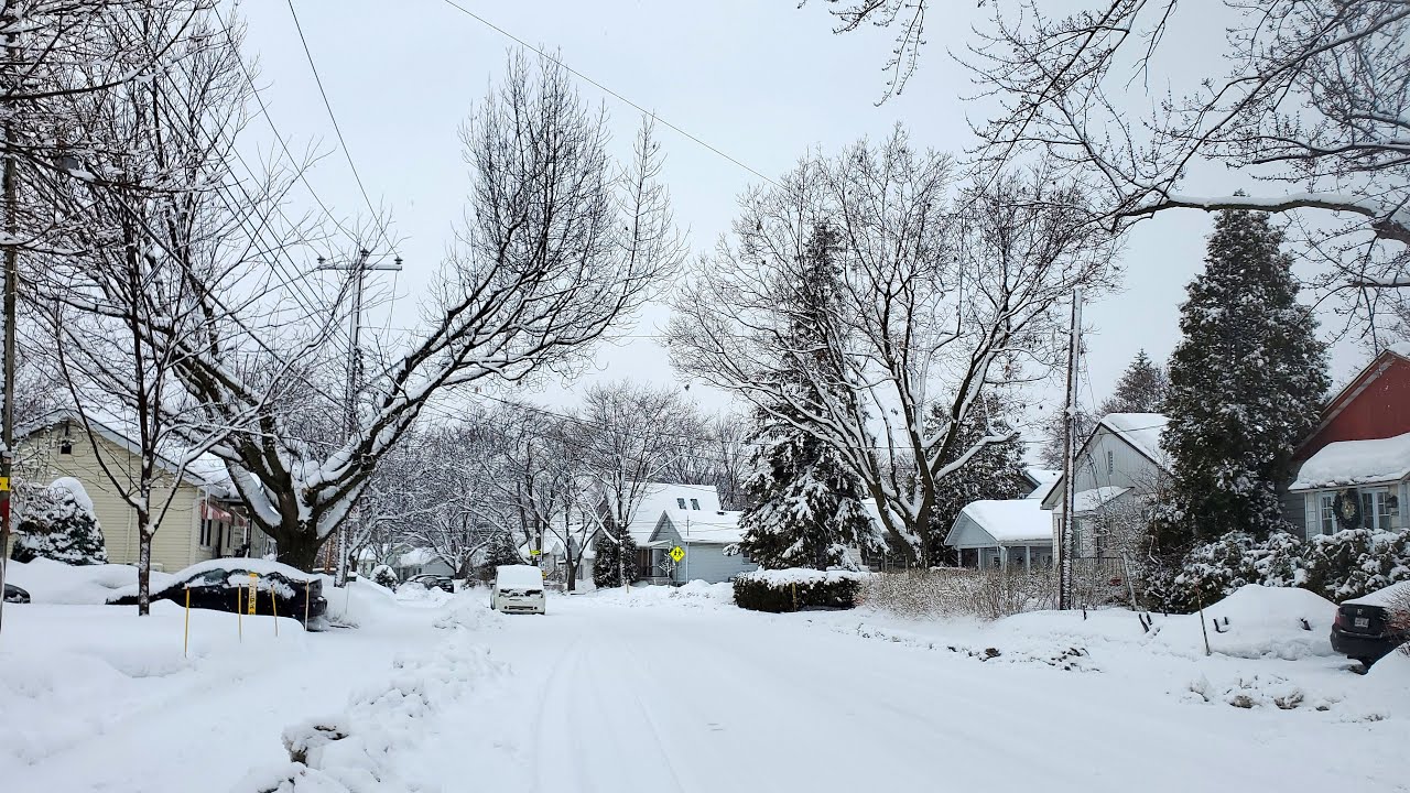 Snowfall Walk in Montreal (Saint-Laurent Borough) / Winter 2021