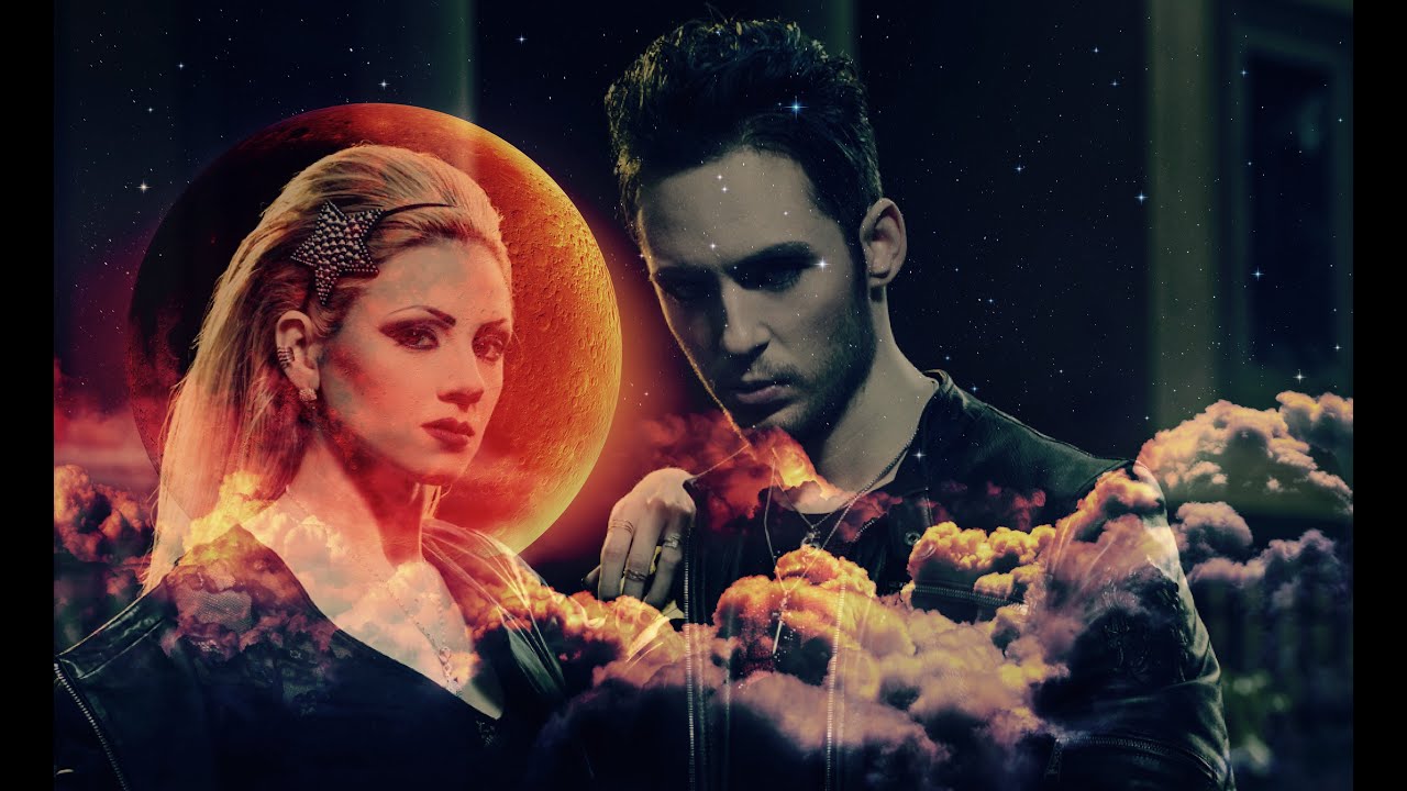 Blood moon - CARisMA