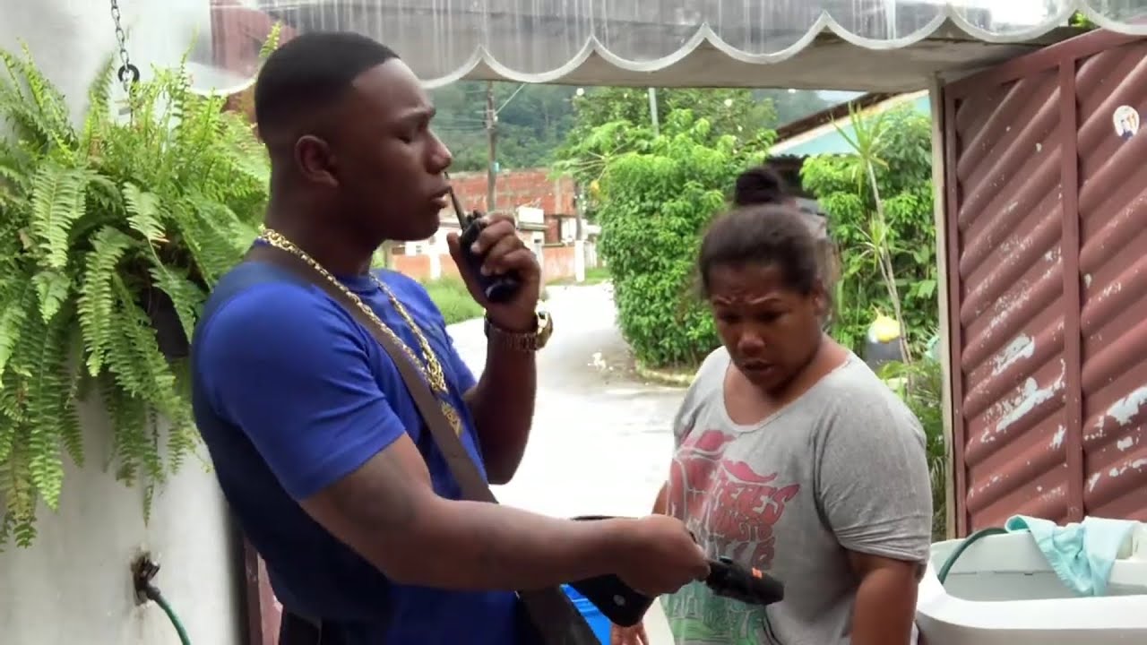 Que rádio é esse? É um pra mim e um pra tu 😂😂😂😂😂😂