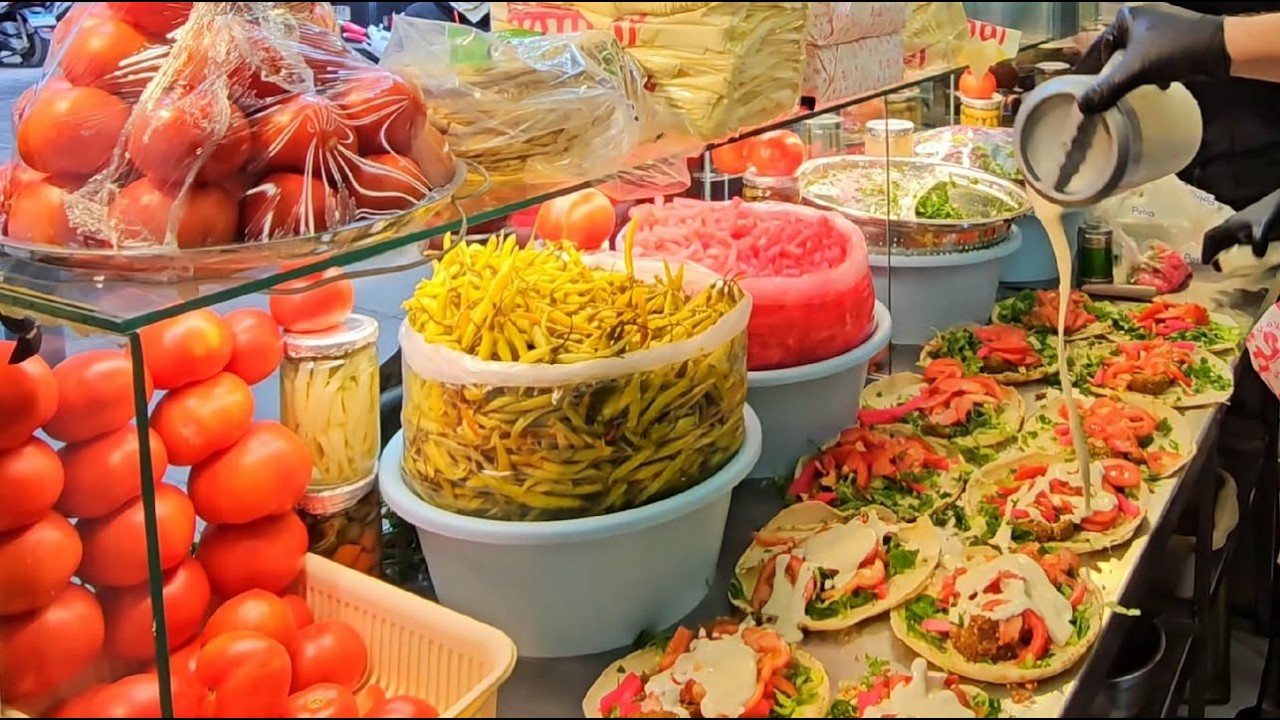 فلافل لبنانية فاخرة من شوارع بيروت بالطريقة المميزة من مطعم معتوق / Lebanese falafel
