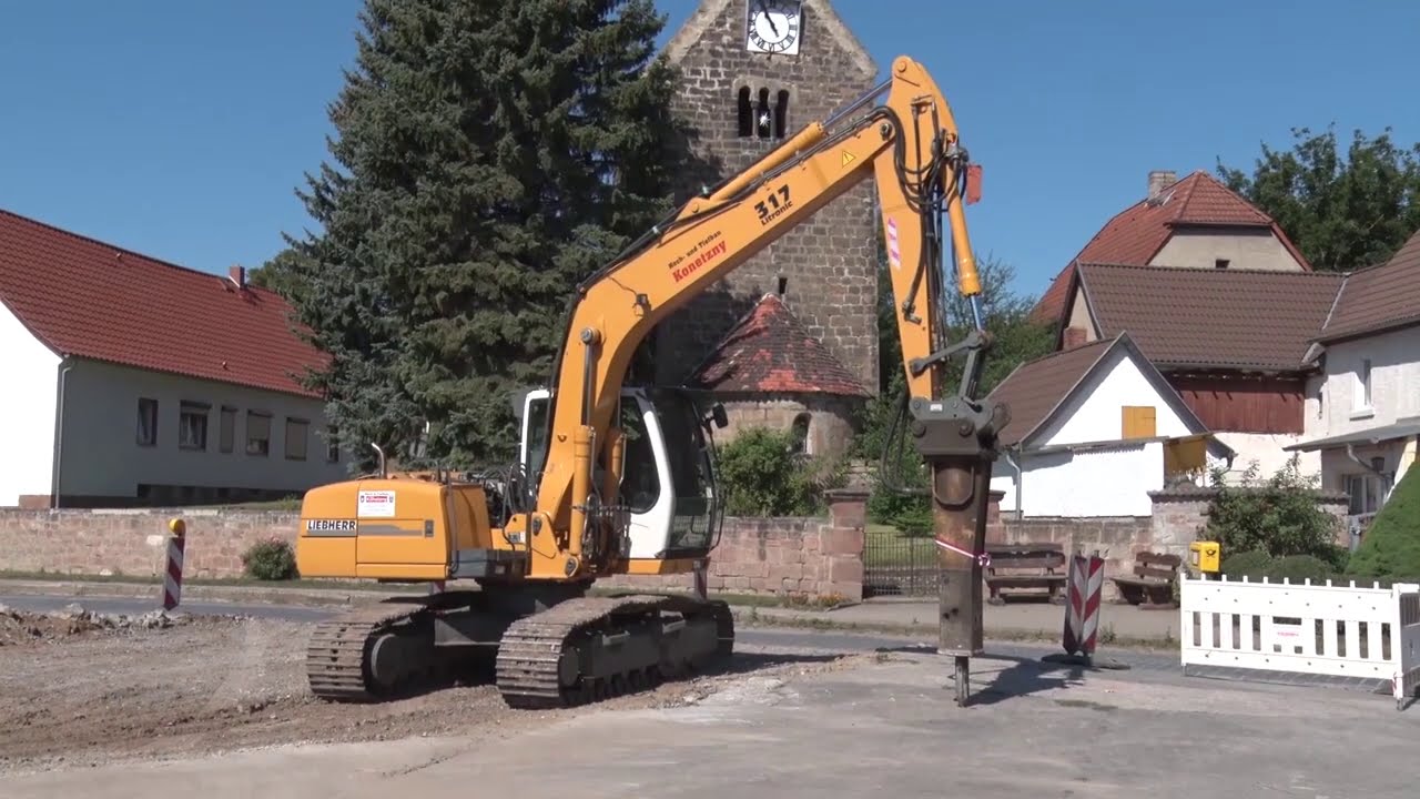 PUNKTum 1. Spatenstich an der Buswendeschleife Querfurt/Spielberg