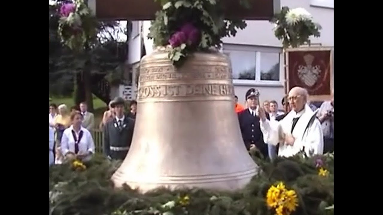 Eine letzte Glocke für die St.-Lucia-Kirche Ostentrop (Anno 2002)