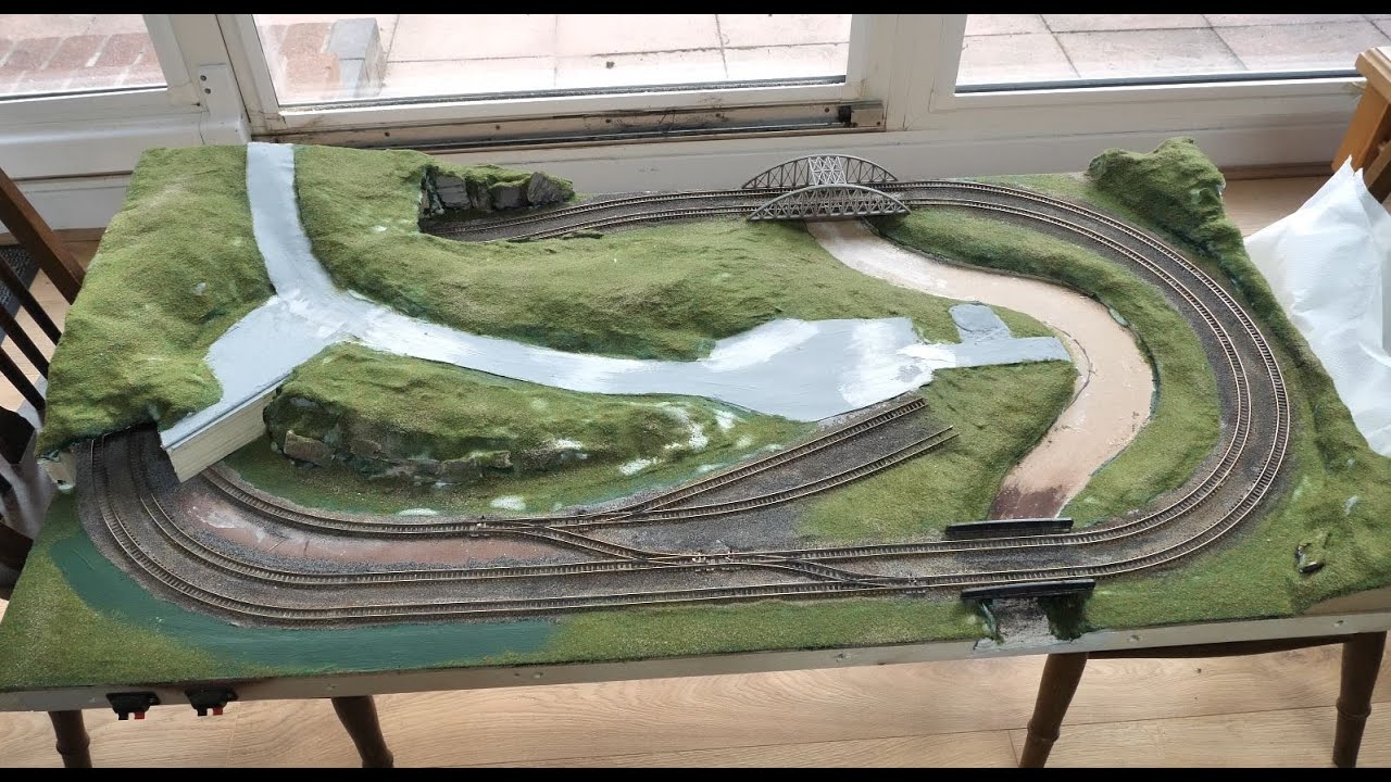 N Gauge 4x2 Layout Part 7 - Starting on the scenery, making the tunnel and start on the rock faces,