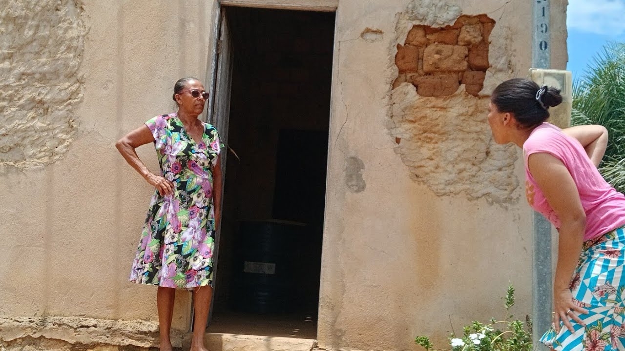 ELA FOI HUMILHADA POR MORAR EM UMA CASA SIMPLES veja o que aconteceu
