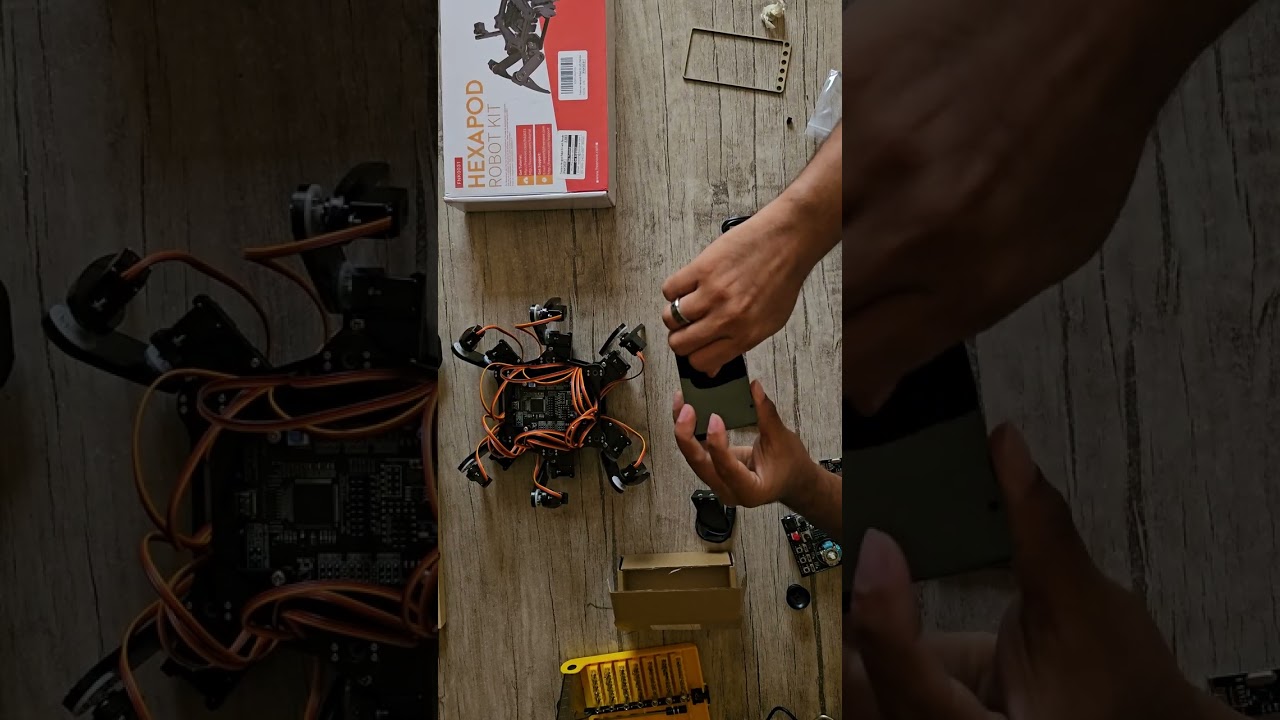 Freenove Hexapod (Assembly Pt.8) (Remote Control)