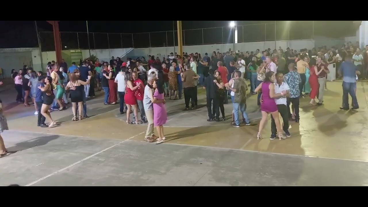 Vamos dança Forro #passossertanejos #Mamonas #roça #vidanaroça #minasgerais #vidareal  #mulherbonita
