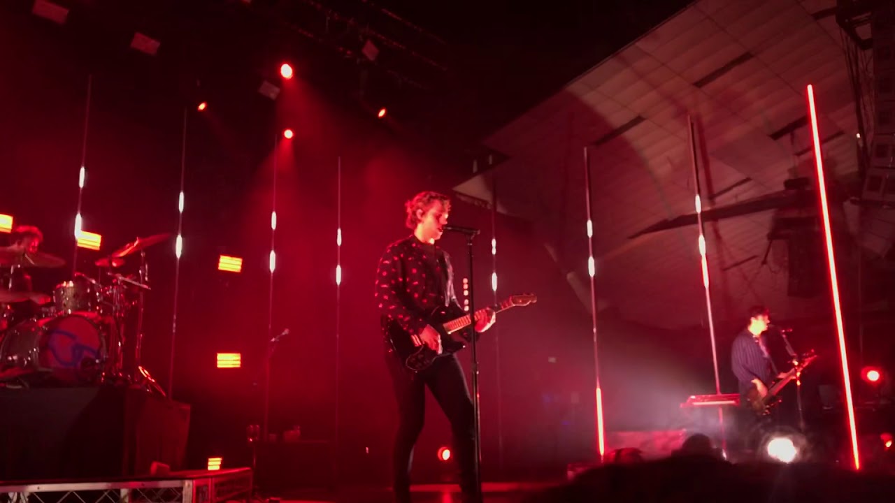 5sos - Michael talks & Valentine - MYTT - Melbourne 13/08/18