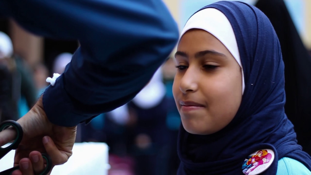 حفل ختم القرآن لطالبة في معاهد البخاري
