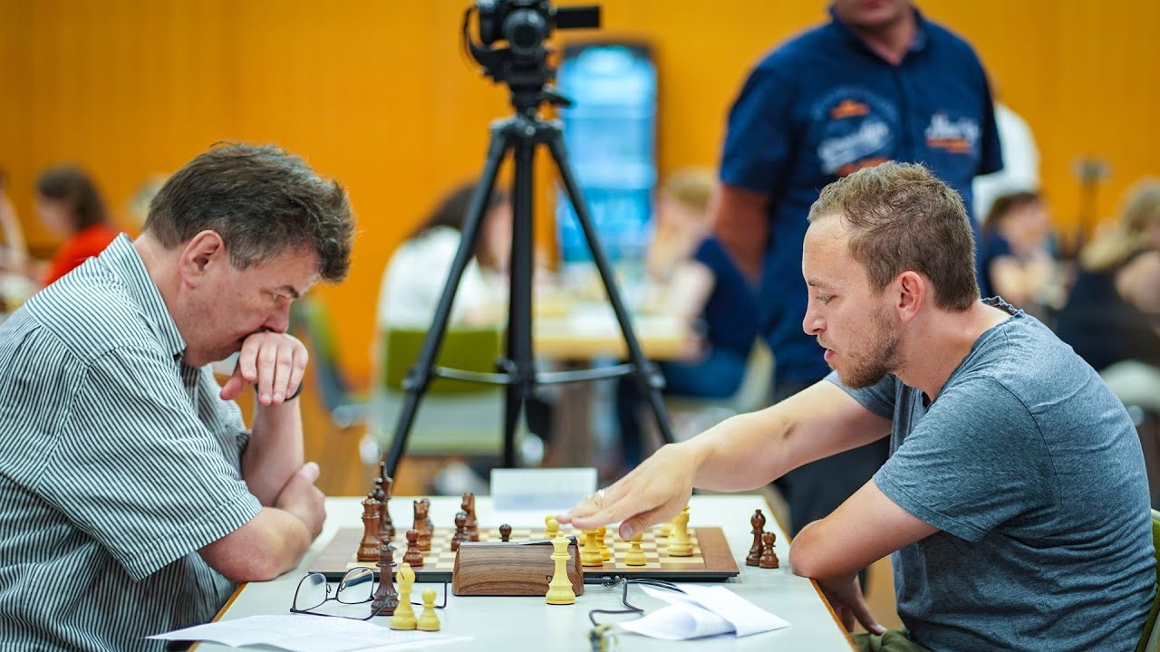 Maximilian Berchtenbreiter gegen Klaus Bischoff - Deutsche Blitz-Einzelmeisterschaft 2023