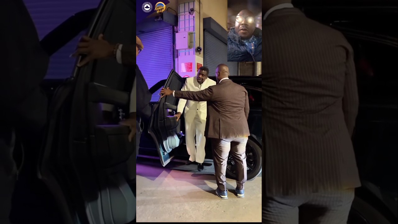 Pastor Adeboye majestically steps out with Glory of God. #rccg #gospel