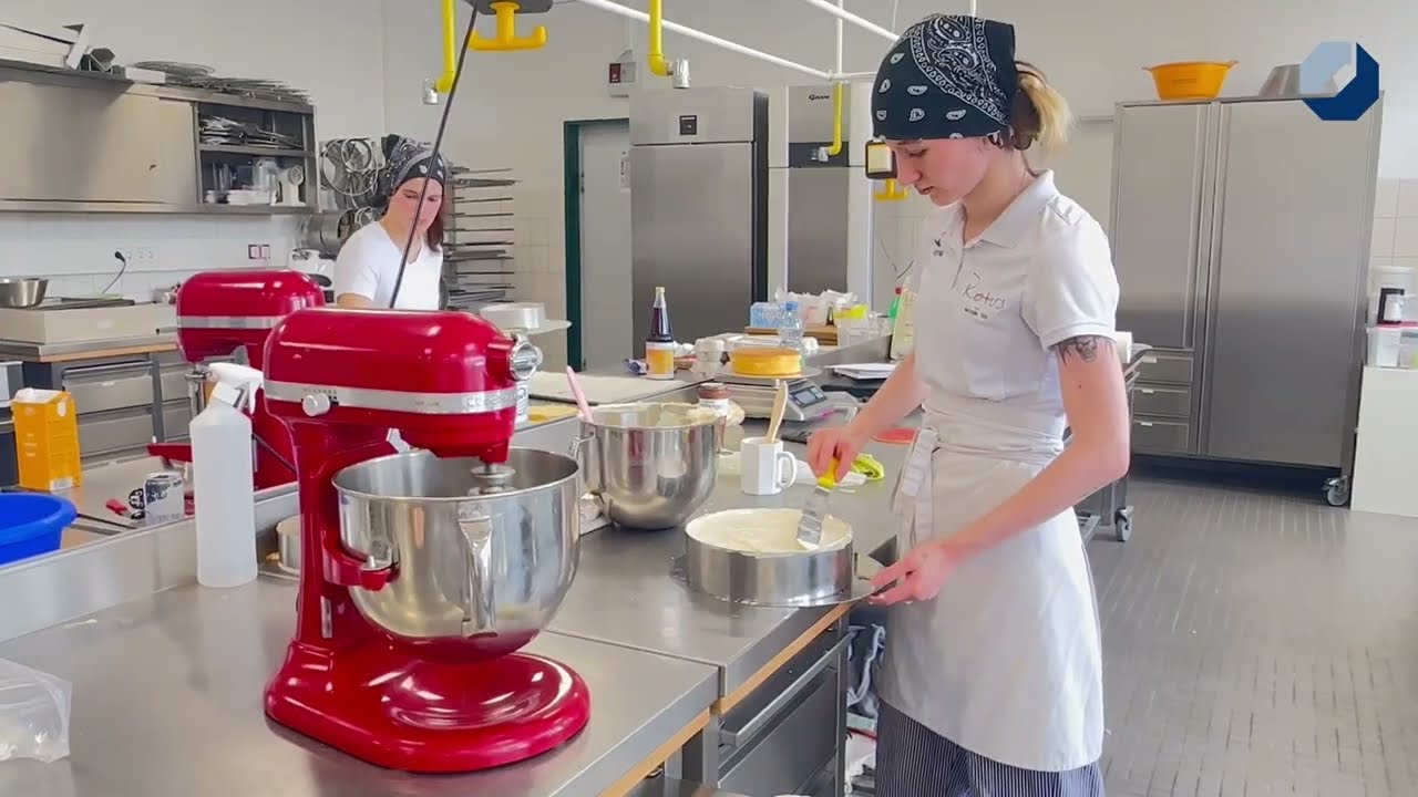 Vom Teig zur Torte: Überbetriebliche Ausbildung der Konditoren in der Bildungsakademie Rottweil