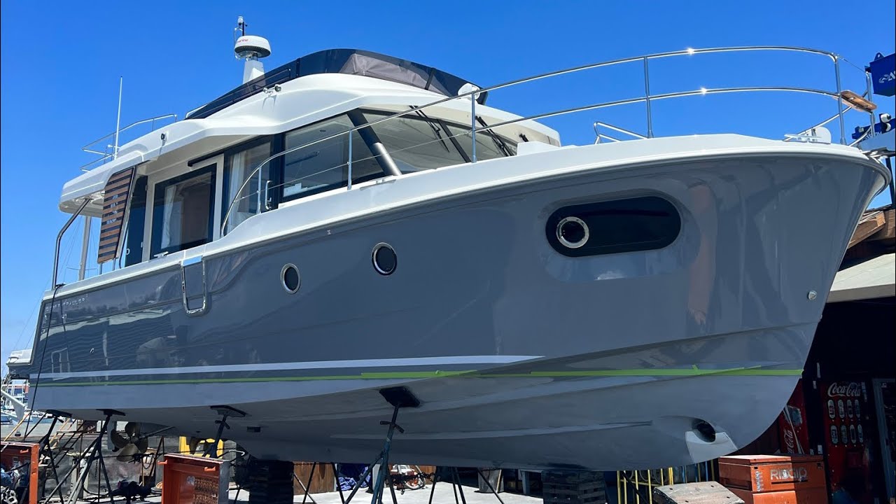 Траулер Beneteau Swift 41