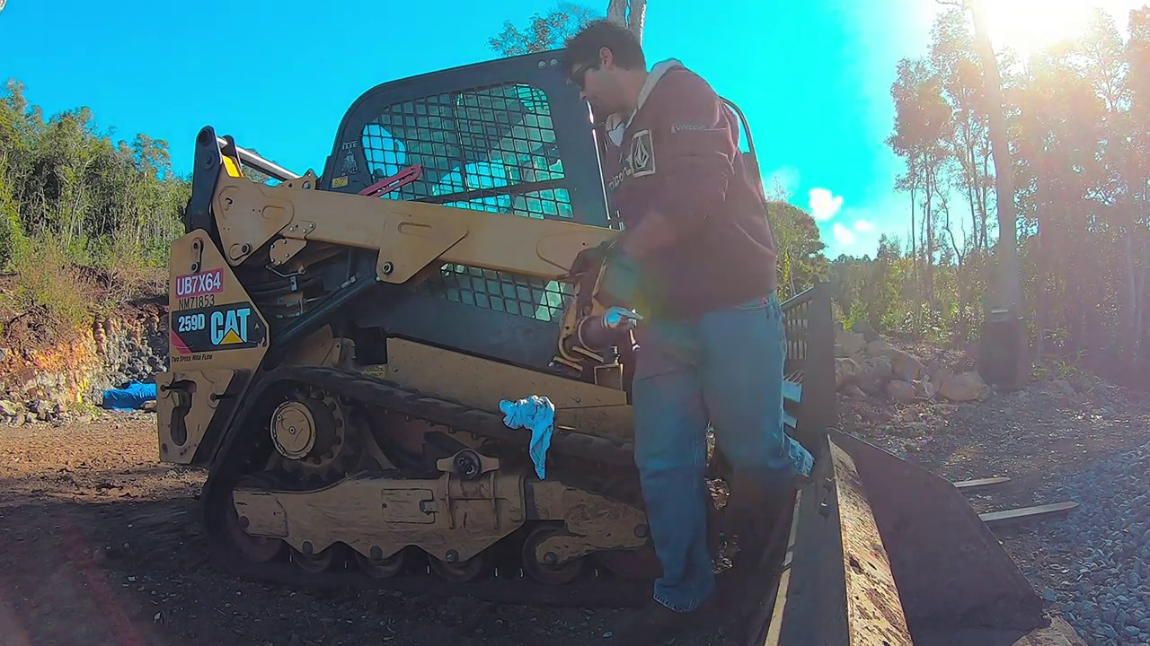 Changing grease fittings & greasing Cat 259d skid steer
