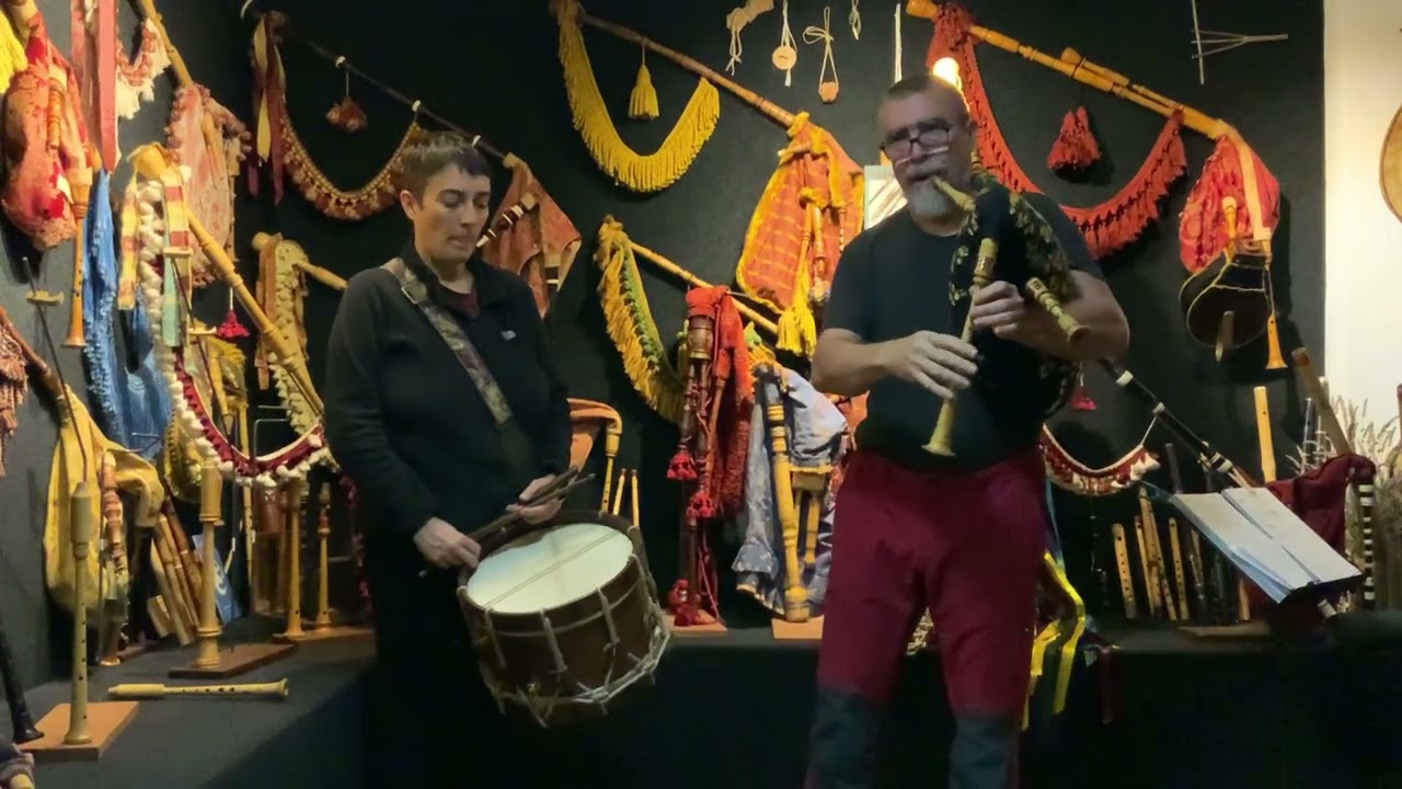 Reproducción dunha gaita de ronquillo do obradoiro de García de Riobó (A Estrada, Pontevedra)