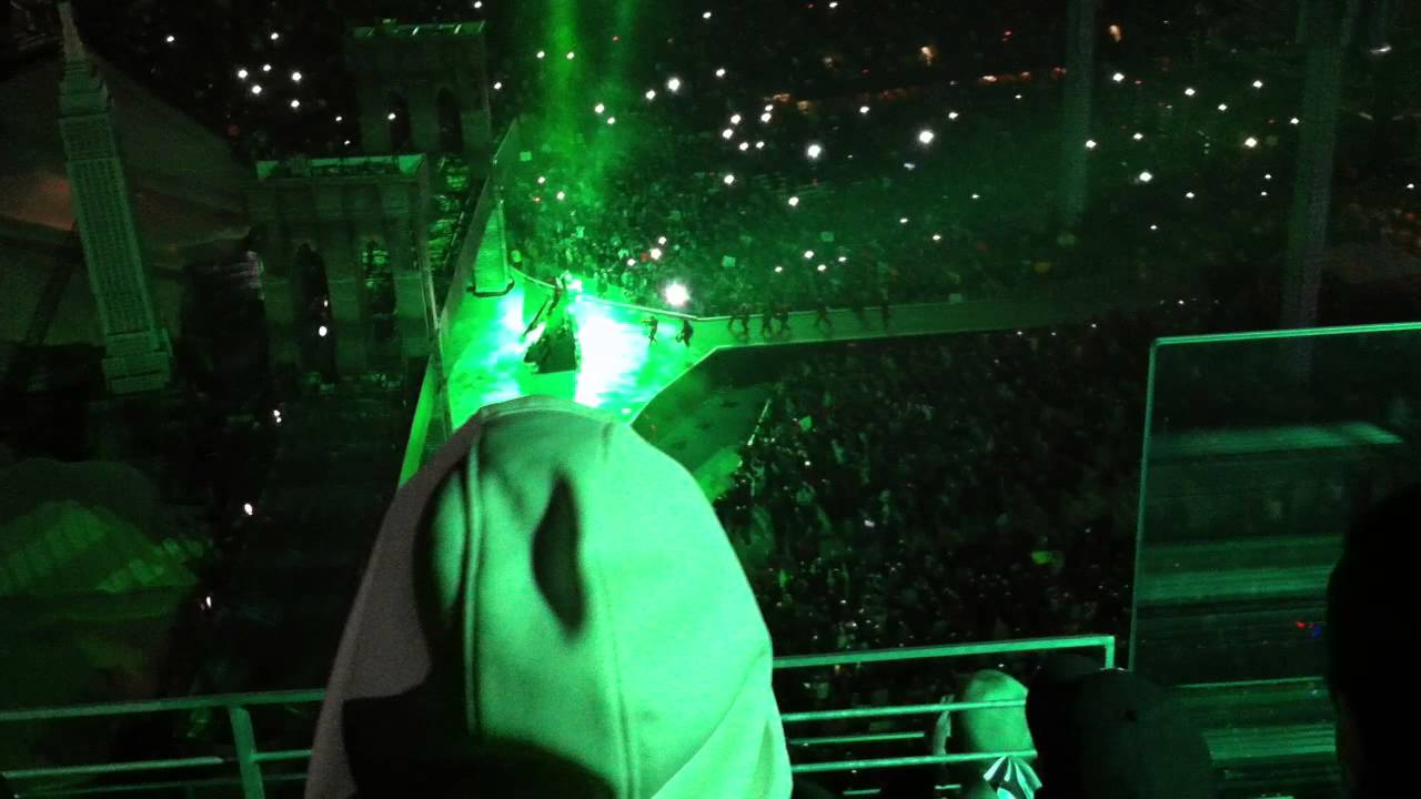Triple H Entrance - WrestleMania 29 MetLife Stadium