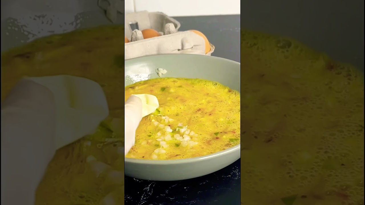 Breakfast Ideas: Cheesy Egg 🍳🧀 & Bread: Delicious And Full Of Taste!