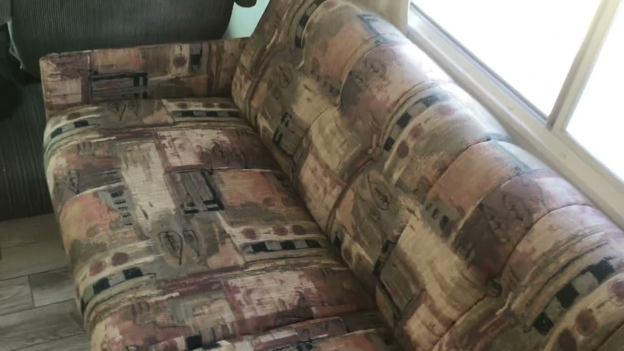 Take a step back in time with Myron at RV Depot Supercenter. Walk through this 2003 Damon Daybreak
