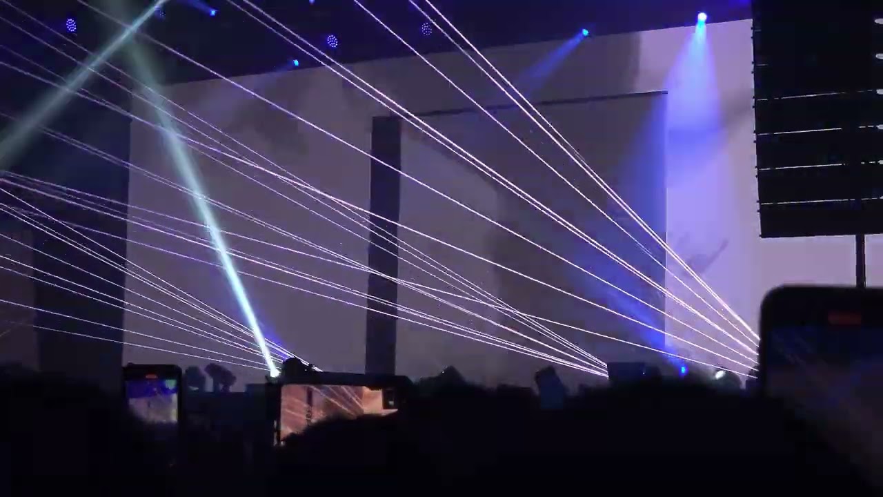 【4K】《Opening + Fearless》- LE SSERAFIM｜LE SSERAFIM TOUR ‘FLAME RISES’ IN HONG KONG ｜20230930 | Day 1