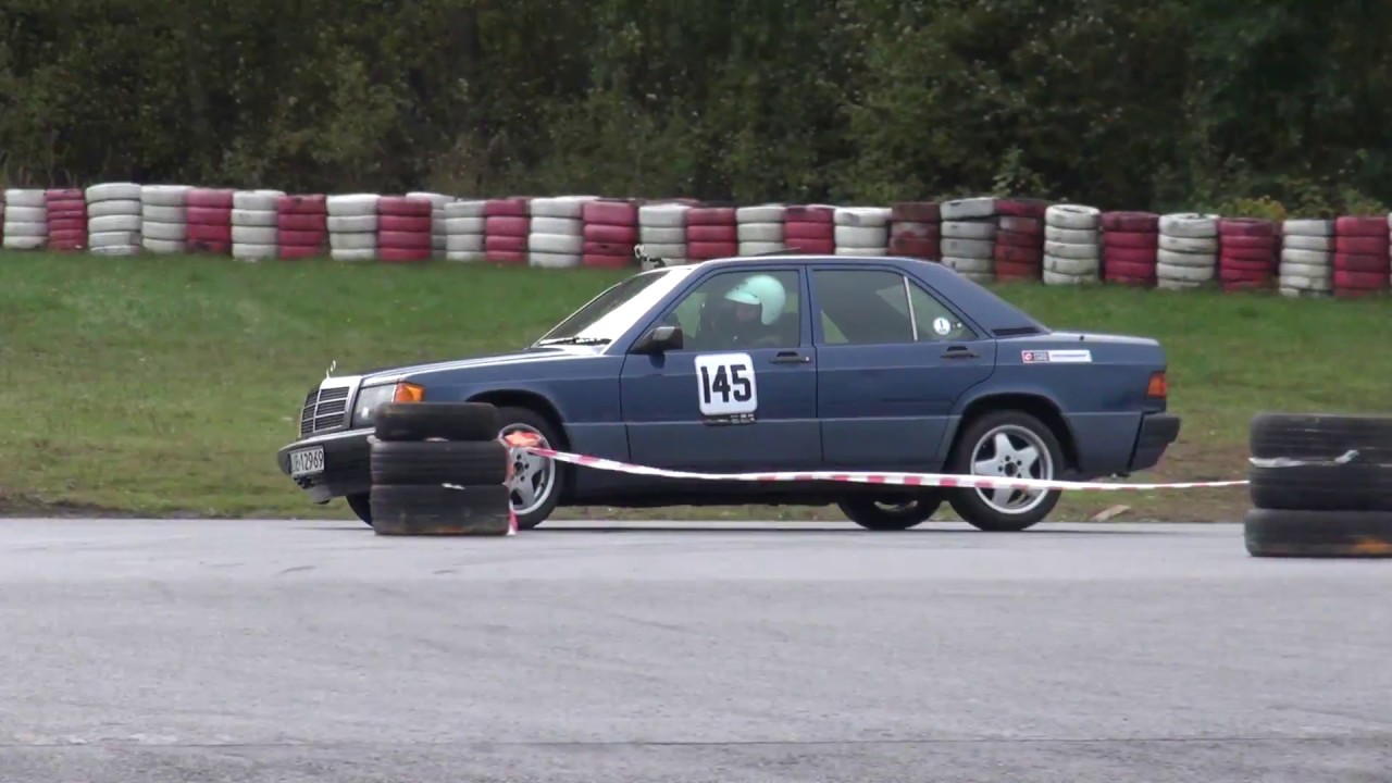 Sobiesiak Michał / Maj Maciej - Mercedes W201 - ClassicAuto Cup 5 Runda Tor Kielce 15-10-2016