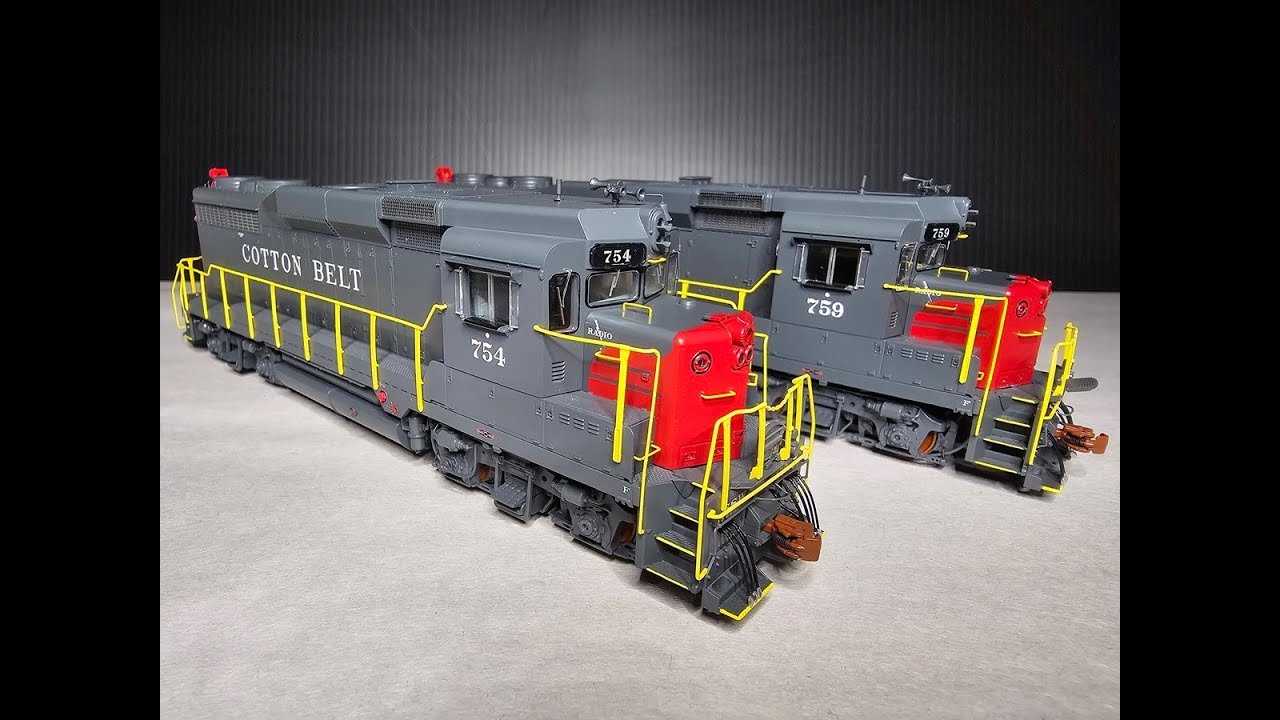 Scale Trains Cotton Belt GP30. A First Look and Impressions of the Locomotive.