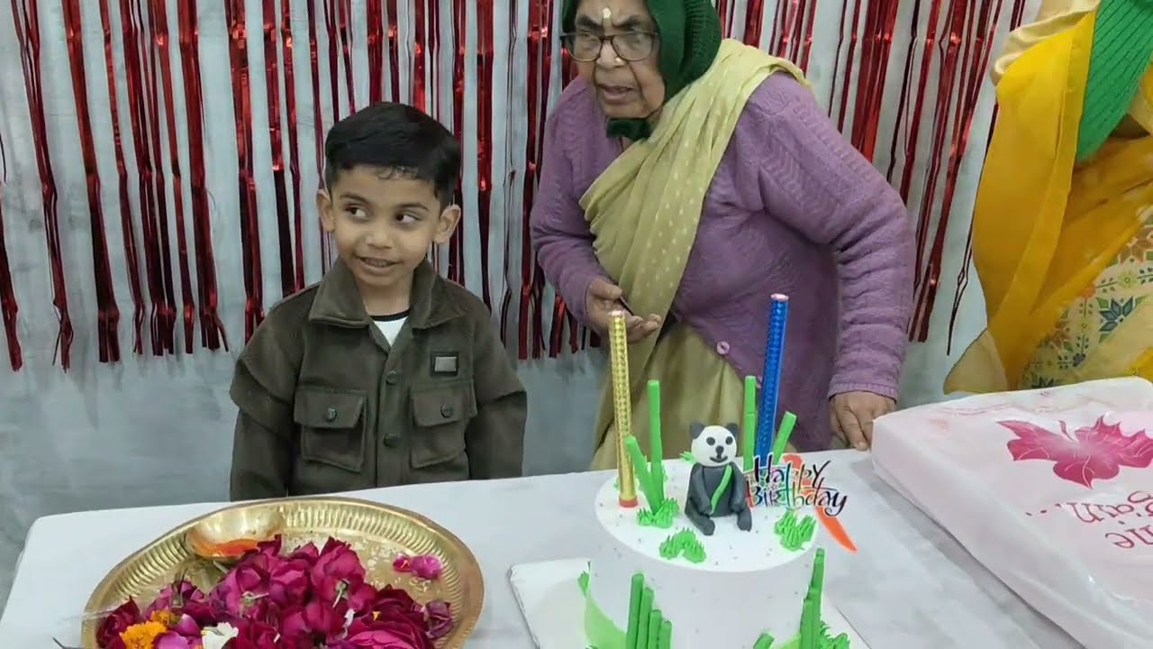 वहां पहुंचने के बाद पता चला की आज मेरे छोटे से देवर का बर्थडे भी है  हो गई भारी मिस्टेक 🎉🥰