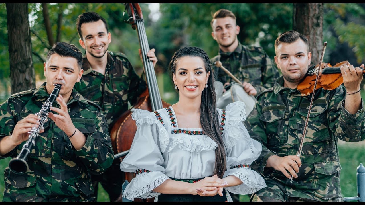 🇷🇴 Maria Luiza Mih si Ceterasii din Maramures - Grea ii haina militara