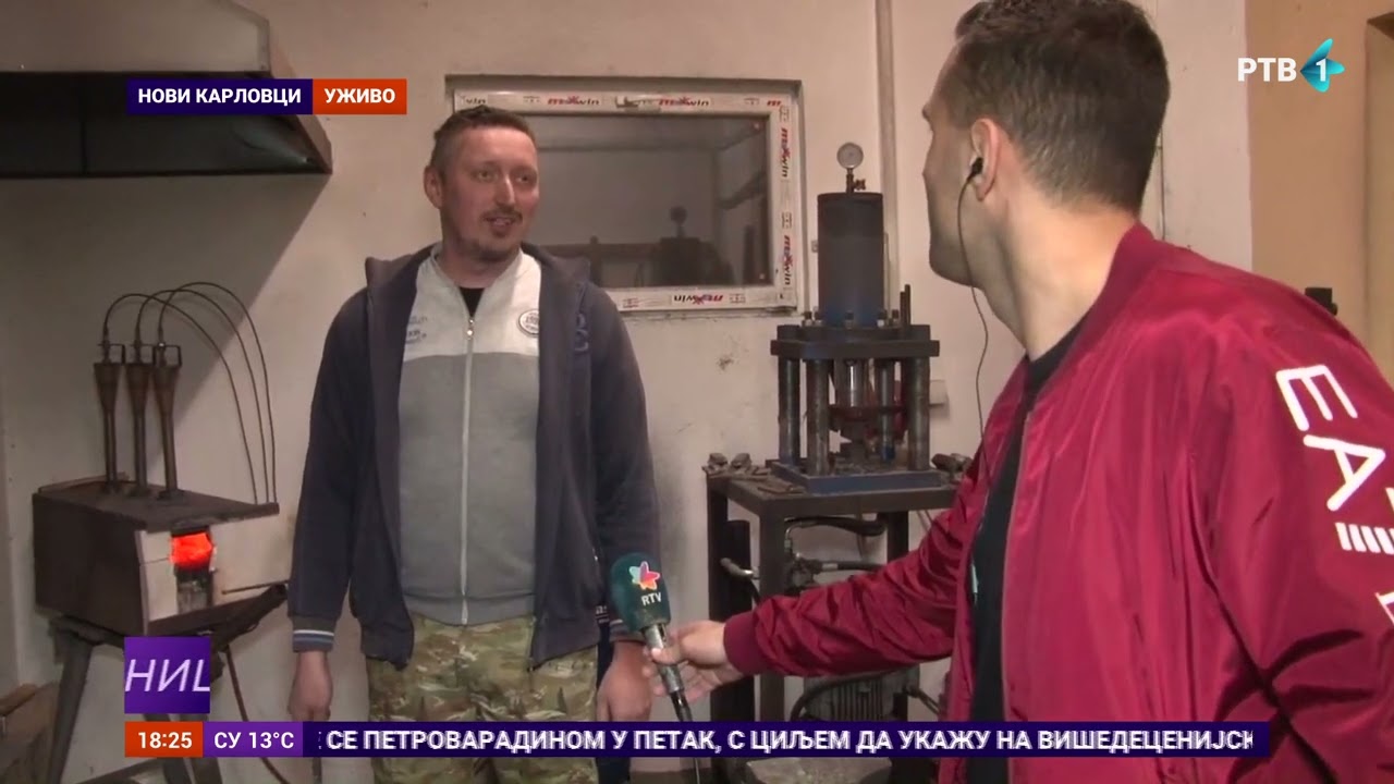 Saša Trkulja iz Novih Karlovaca se više od 10 godina bavi ručnom izradom noževa