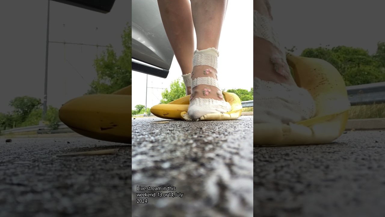 SOCKS BANANAS CRUSH IN PARKING | ASMR & CRUSHING
