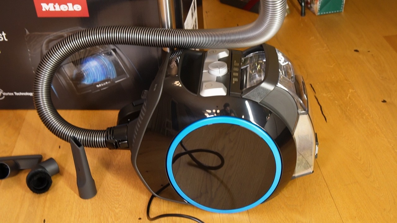 Miele CX1 Bagless Vacuum Unboxing, Setup & Test