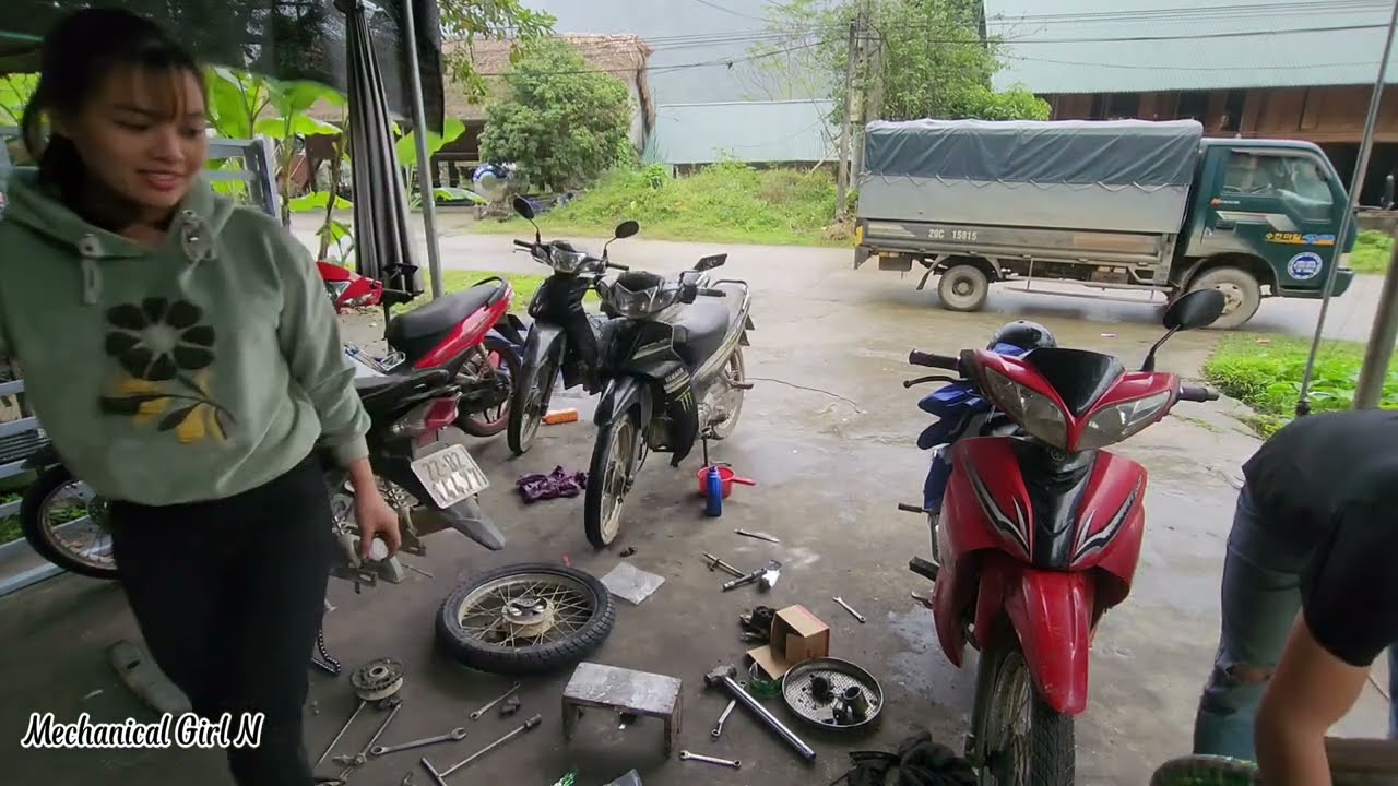Fast forward 1 working week of mechanical girl N. Let's see what she gains and what she loses.