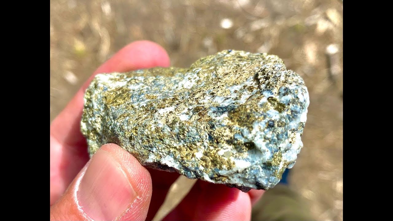 Finding Gold in BC Canada! Kootenay Gold Placer/Mineral Claims #river #minerals #gold #prospecting