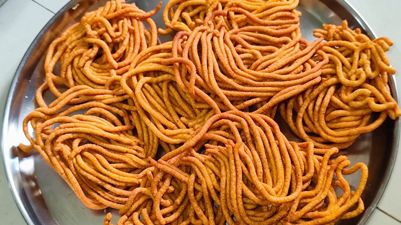 ఎప్పుడు వేయని ఇంగ్రిడియంట్స్ తో మంచి రుచికరమైన  శనగపిండి మురుకులు క్రిస్పీగా/murukulu