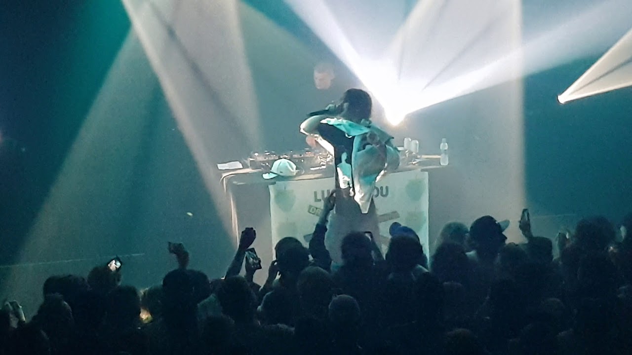 Bladee - Nike Just Do It (Melkweg, 01-12-18)