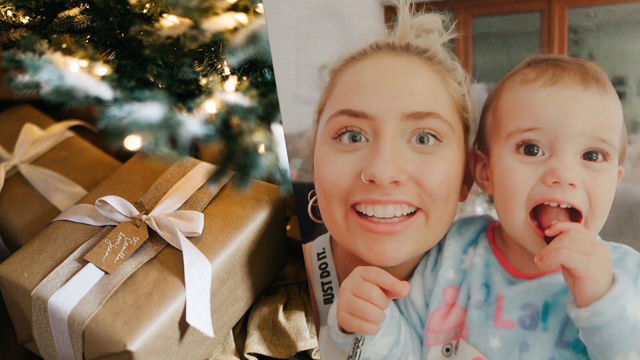 Last minute Christmas shopping + Wrapping Christmas presents with my baby niece!!