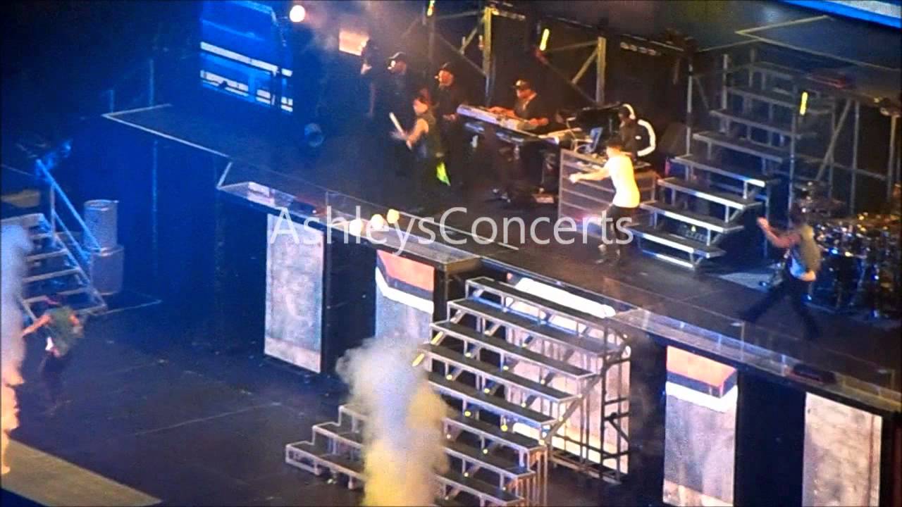 Justin Bieber - Never Say Never - Live Rose Garden(Portland, OR) - 10.8.12