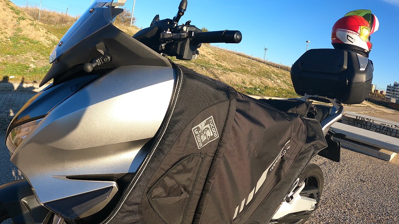 Honda forza 750 y manta tucano