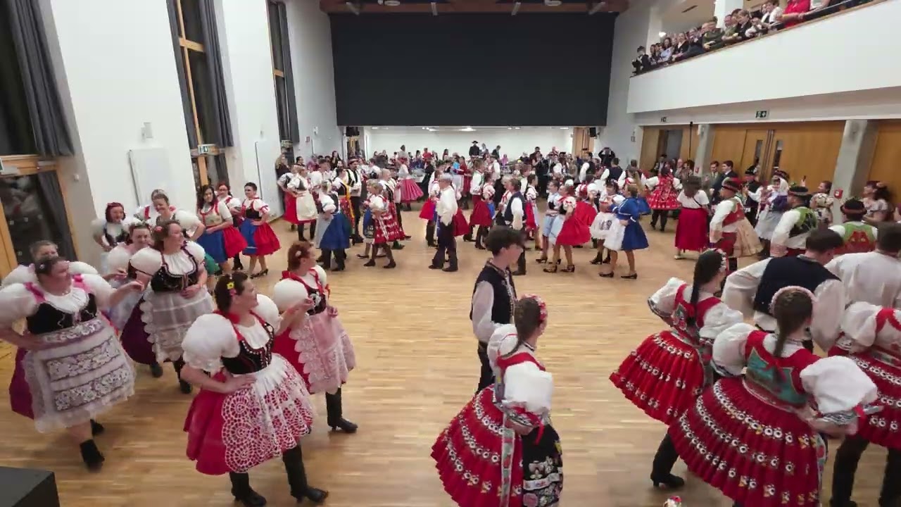 Zahájení 16. krojovaného plesu Drnholec 2026
