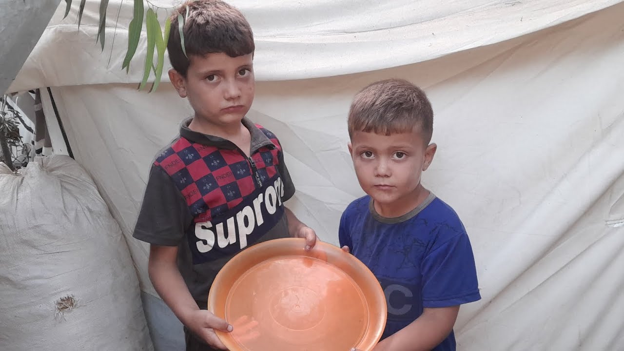 أكلنا الصبر بعروقه بالمجاعة في غزة. لاتنسوا دعم أحمد وطارق