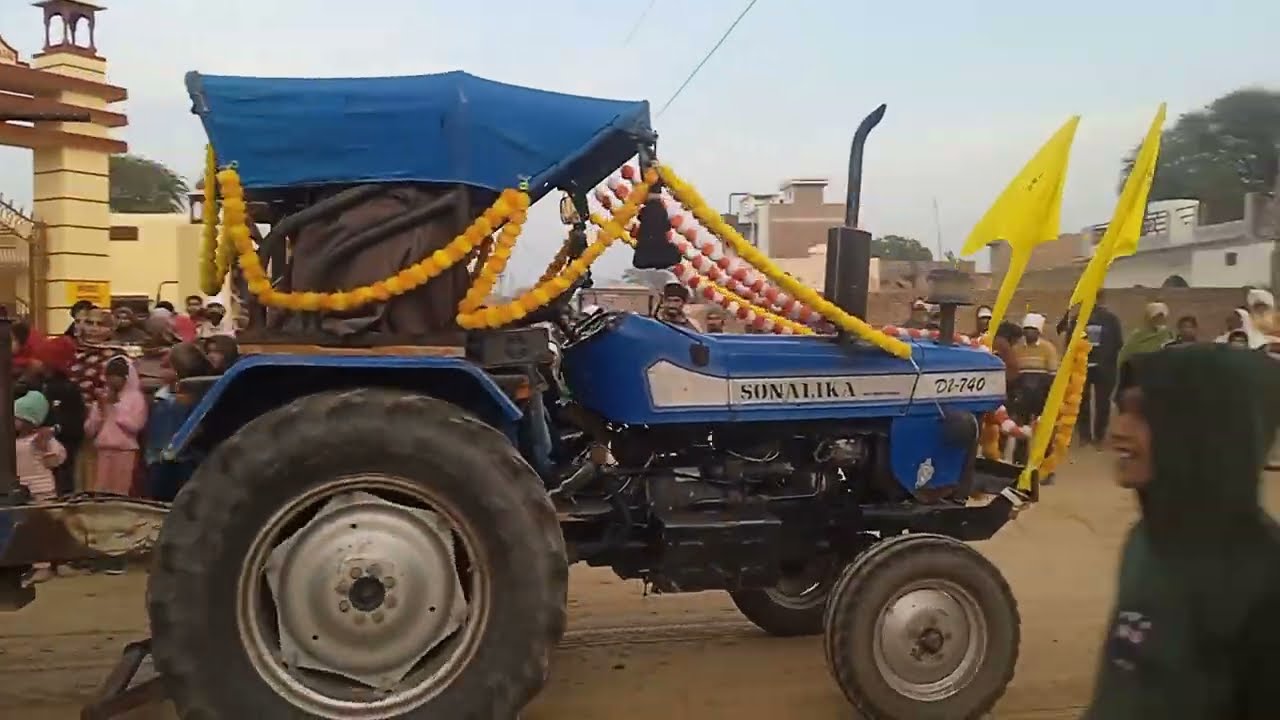 नगर निगम कि रैली मे  ट्रेक्टरो कि लम्बी कतार || बांदा गाँव || NEW VLOG VIDEO || #trending #viral