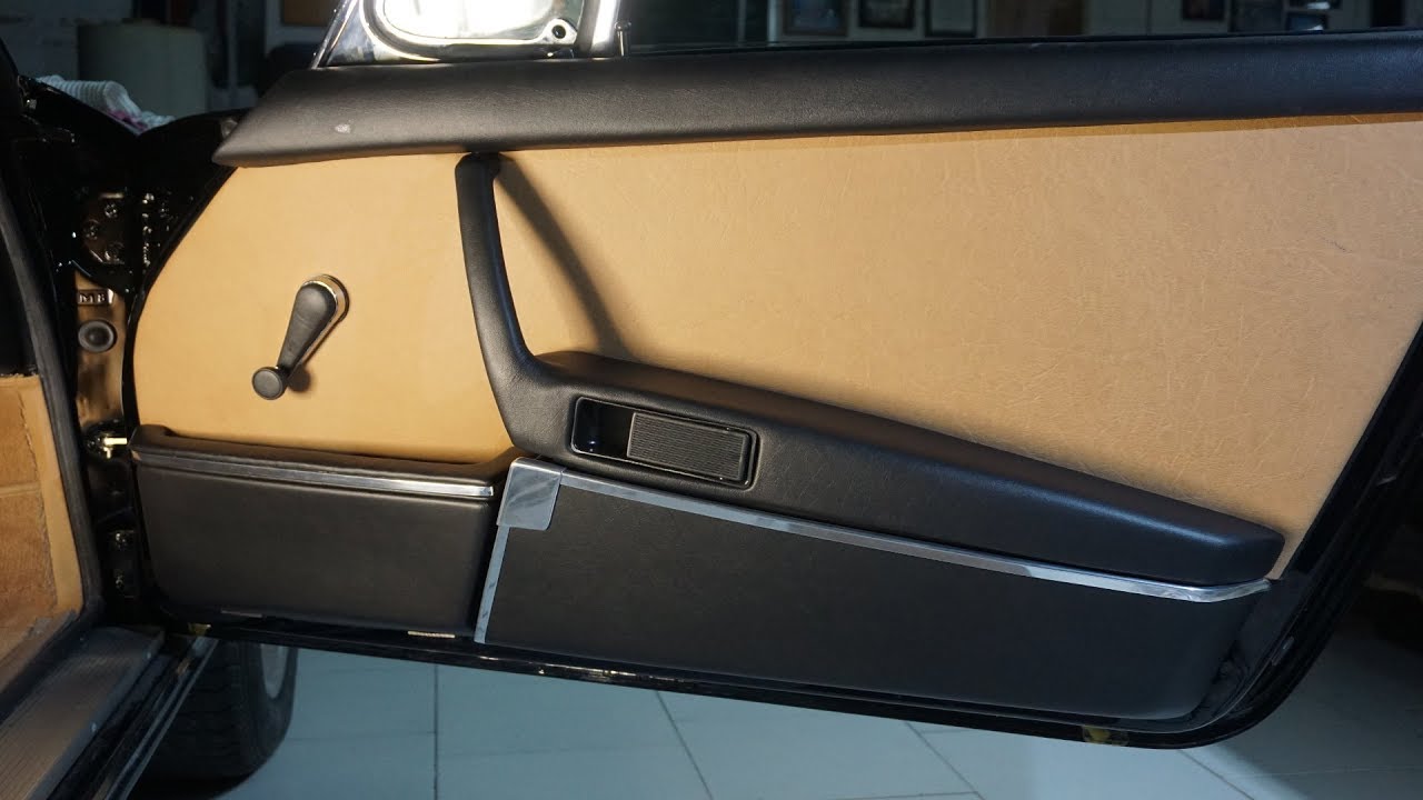 Porsche 911, Montage der Türtaschen (Doorpockets), Baujahr 1969-1973