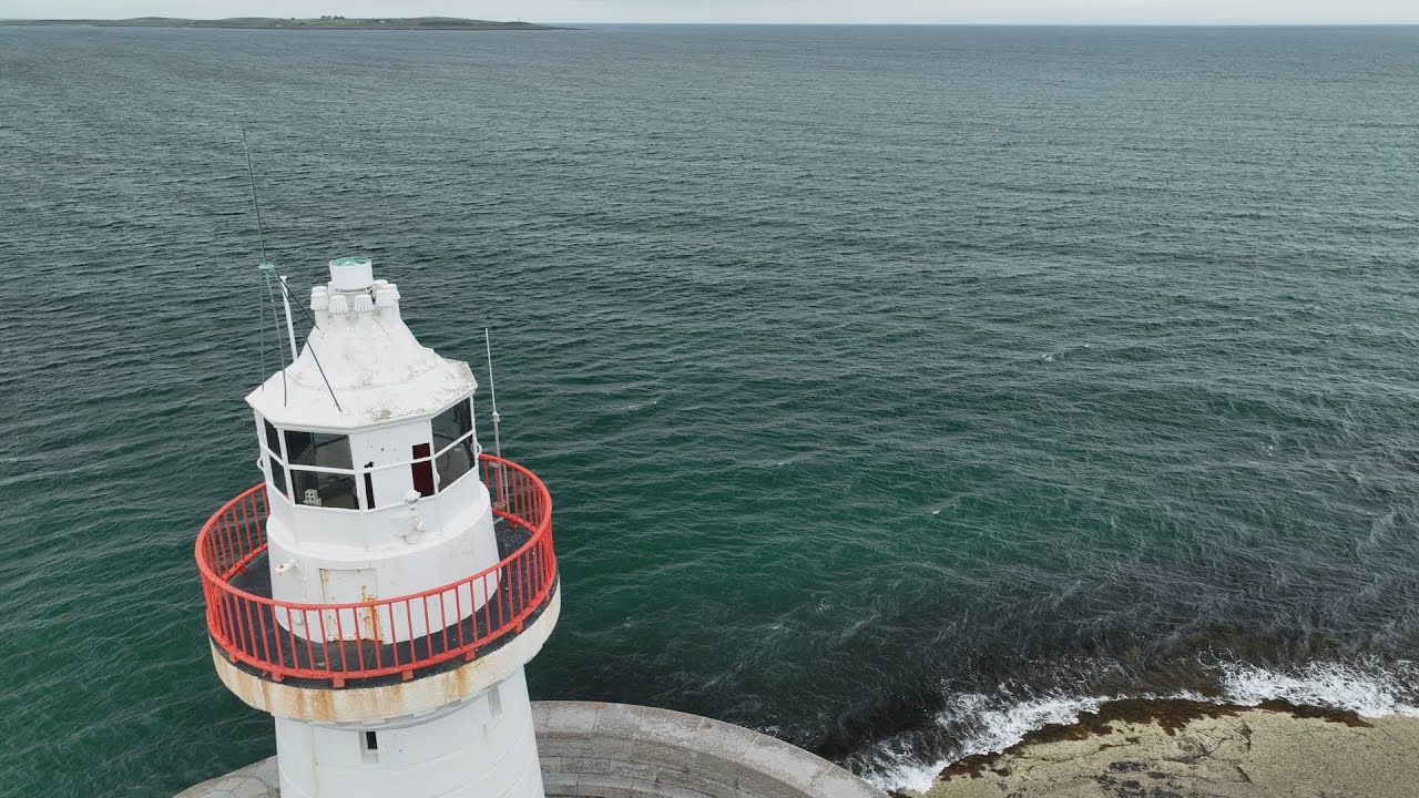 ⌯⌲ Flying over Donaghadee Lighthouse, County Down, Northern Ireland ✈️