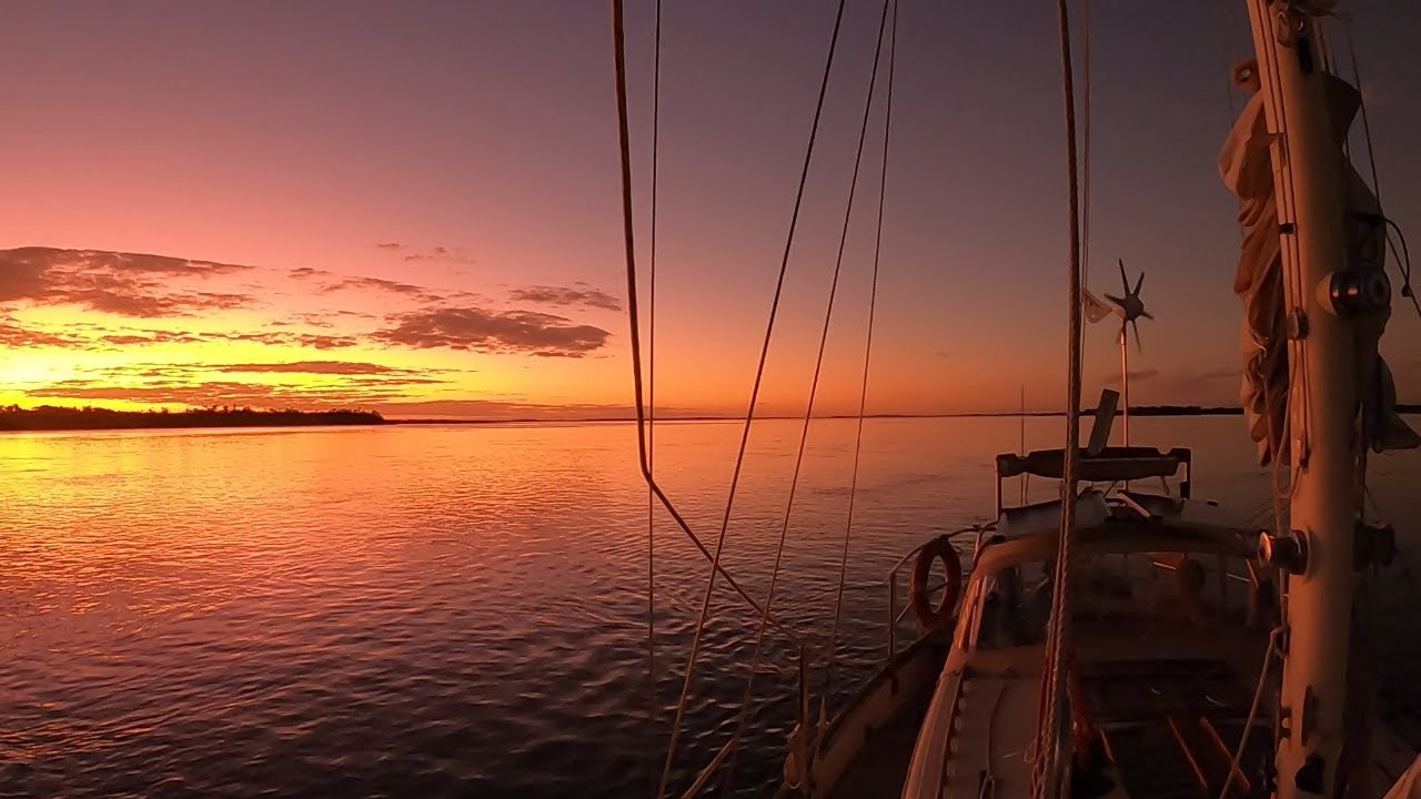 Great Sandy Strait  Little Wing Westsail 32  Ep04