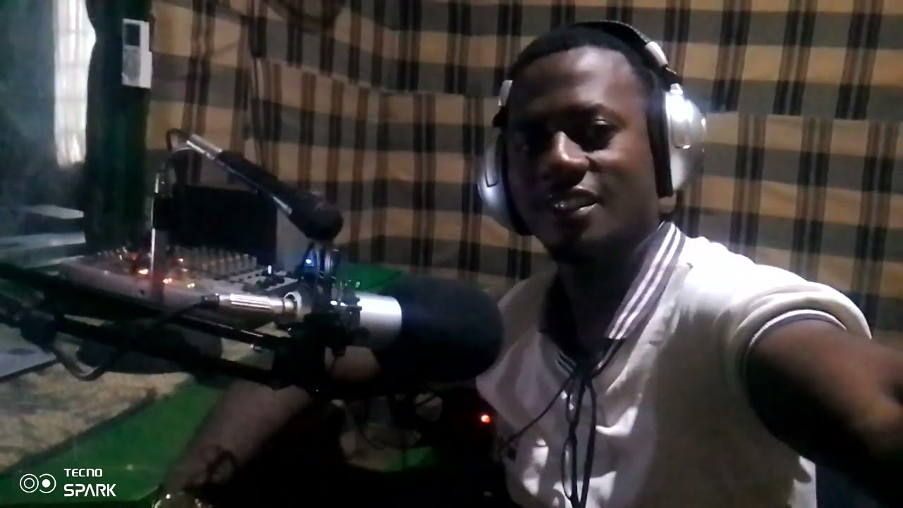 HAPPENING PRESS VIEW 96.2FM new life Radio Kikuube  with AriindaTWhite. #Mrhandsome.