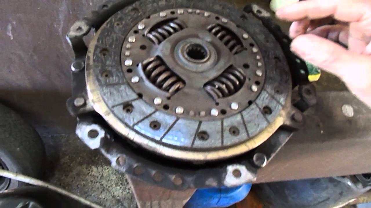 Como trocar a embreagem  de carro sem decer o cambio desmontando pouca coisa